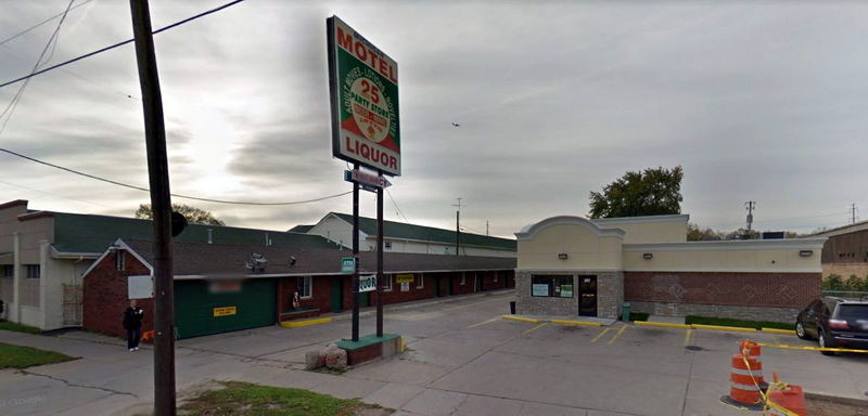 Halls Motel (Michigan Motel, Halls Mountain Cabins) - From Web Listing